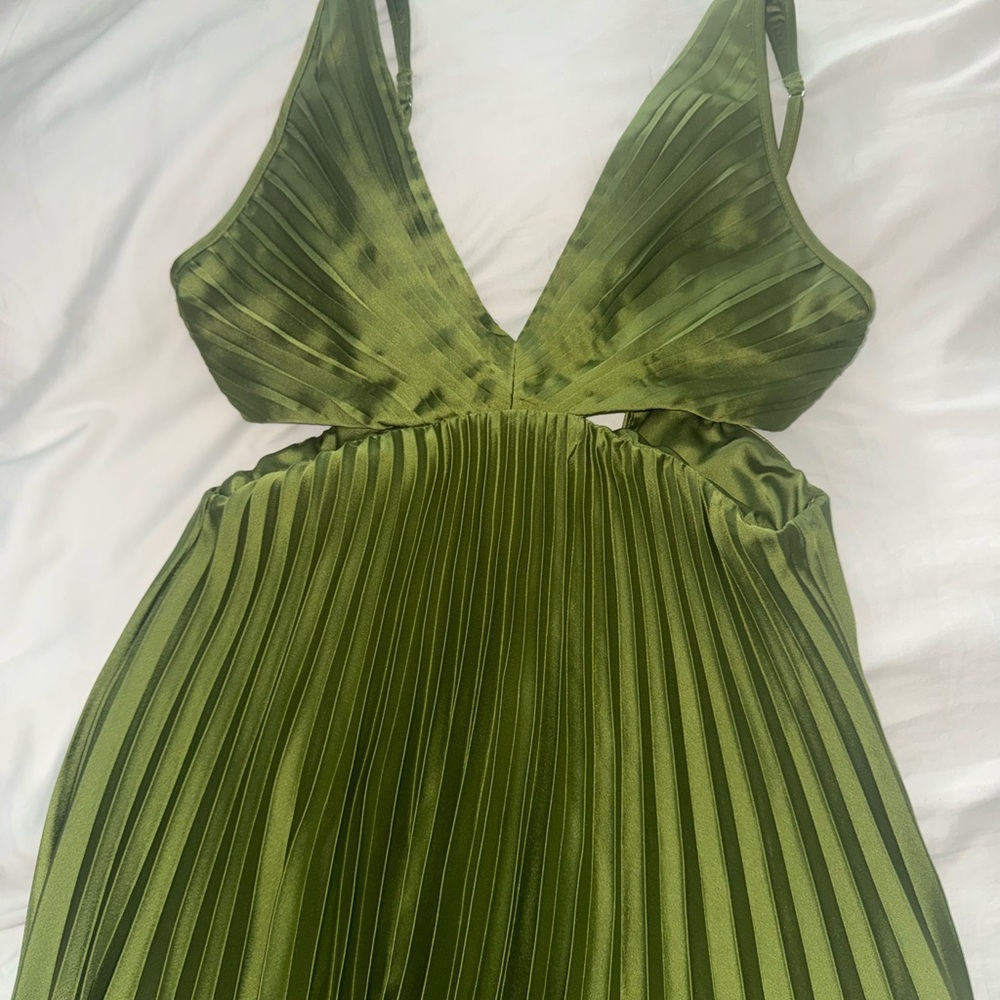 Abercrombie & Fitch Olive Green Strapless Pleated Dress